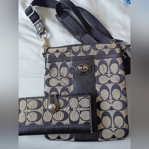 Coach Black and Tan Signature Crossbody Bag W Matching Wallet - Picture 1 of 7
